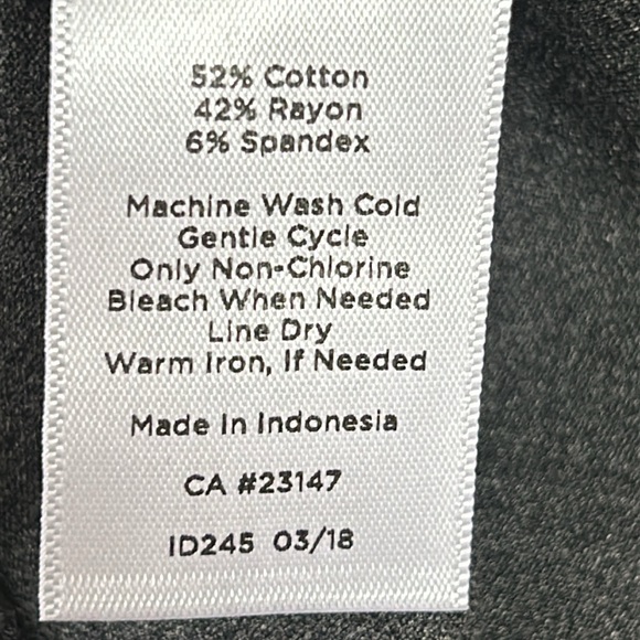 Talbots Chatham Ankle pants in gray,  Side zip. Size 12. Excellent condition. - Picture 5 of 15